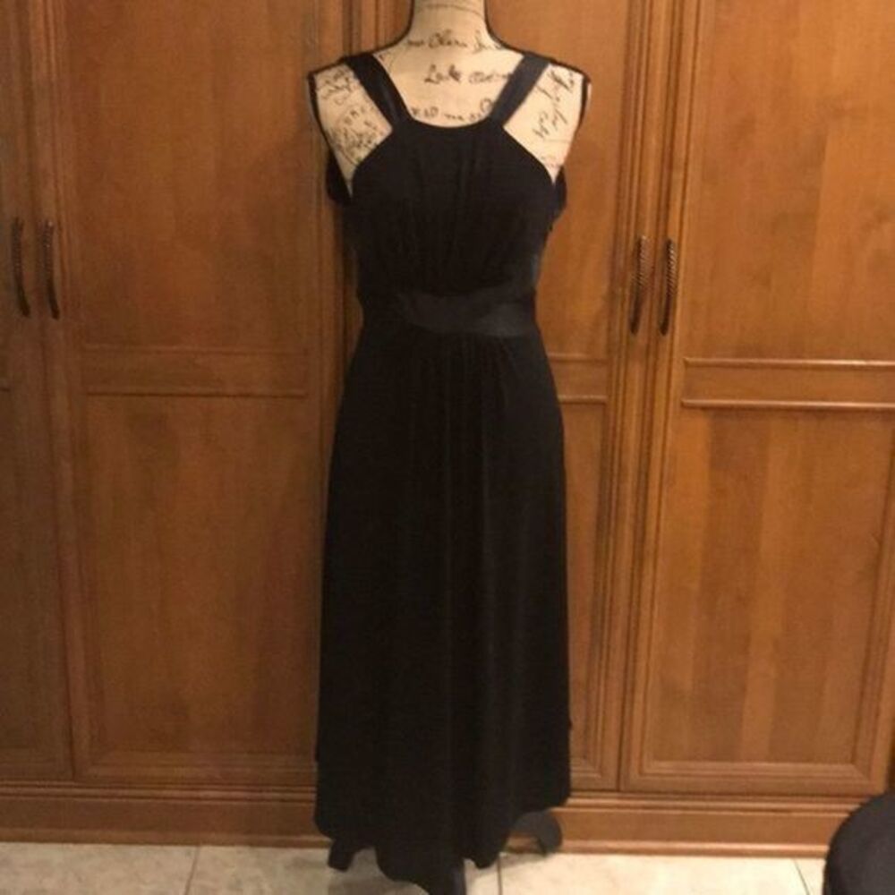 Laundry by Shelli Segal Halter Low Black Dress